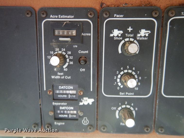 image for item DL0312 1982 Gleaner L2  combine