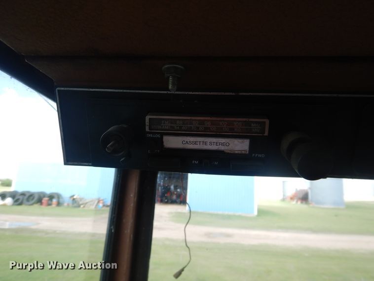 image for item DL0312 1982 Gleaner L2  combine