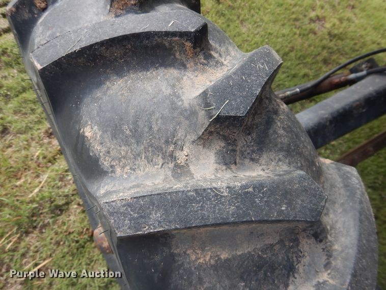 image for item DL0312 1982 Gleaner L2  combine