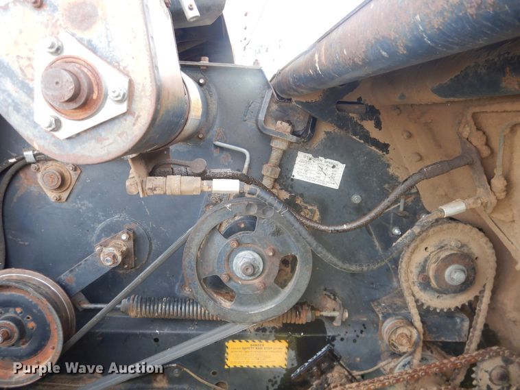 image for item DL0313 Gleaner L  combine