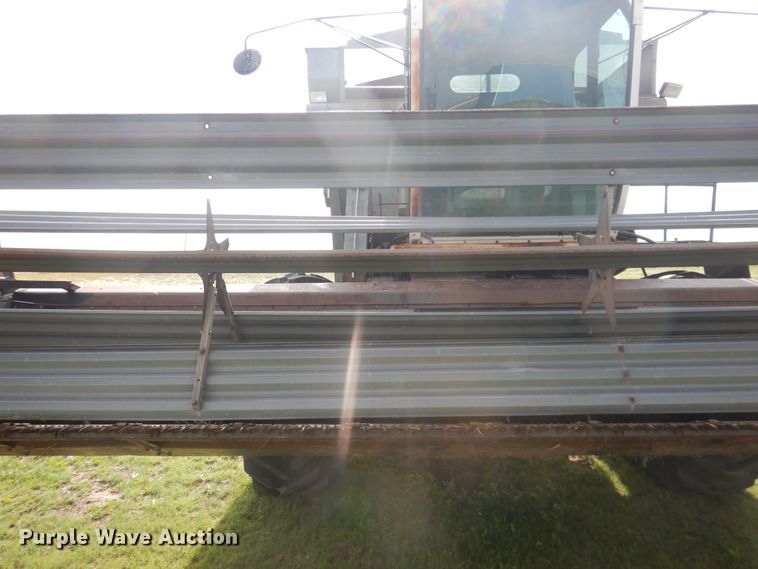 image for item DL0313 Gleaner L  combine