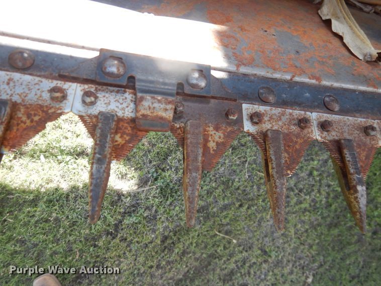 image for item DL0313 Gleaner L  combine