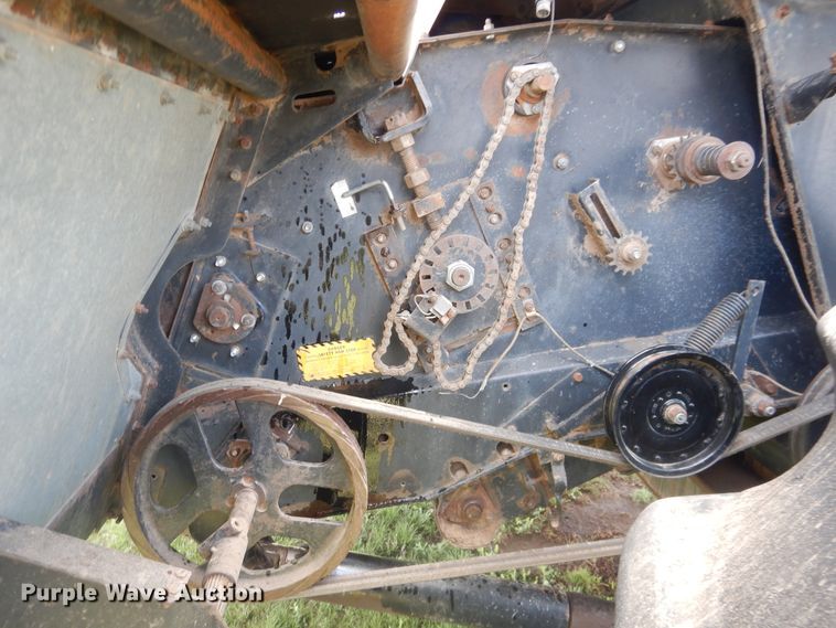 image for item DL0313 Gleaner L  combine