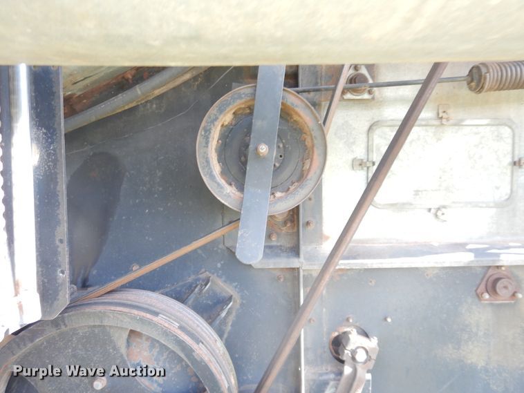 image for item DL0313 Gleaner L  combine