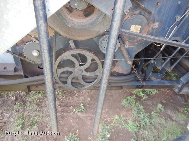 image for item DL0313 Gleaner L  combine