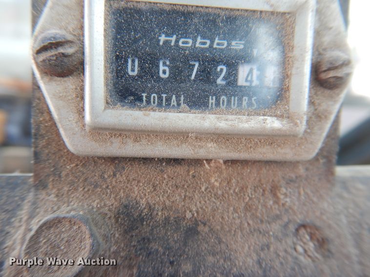 image for item DL0313 Gleaner L  combine