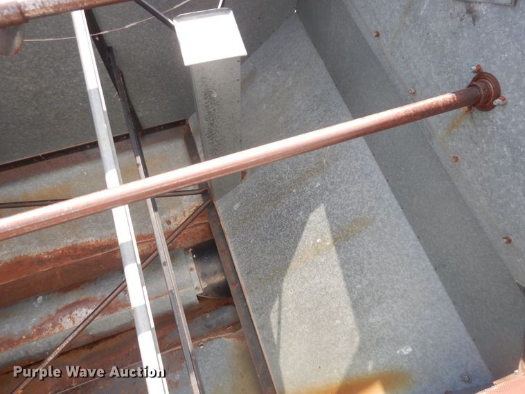 image for item DL0313 Gleaner L  combine