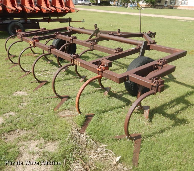 image for item DL0317 Krause H171  field cultivator