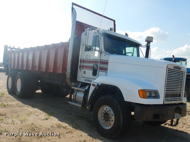 image for item DL0330 1995 Freightliner FLD120  manure spreader truck