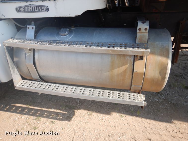 image for item DL0330 1995 Freightliner FLD120  manure spreader truck