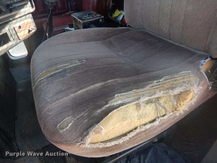 image for item DL0330 1995 Freightliner FLD120  manure spreader truck