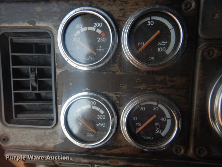 image for item DL0330 1995 Freightliner FLD120  manure spreader truck