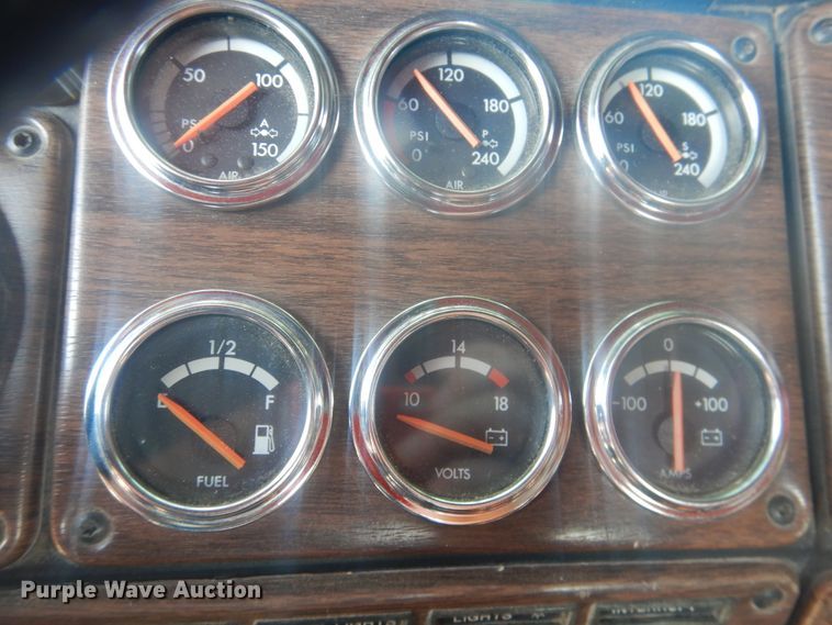 image for item DL0330 1995 Freightliner FLD120  manure spreader truck