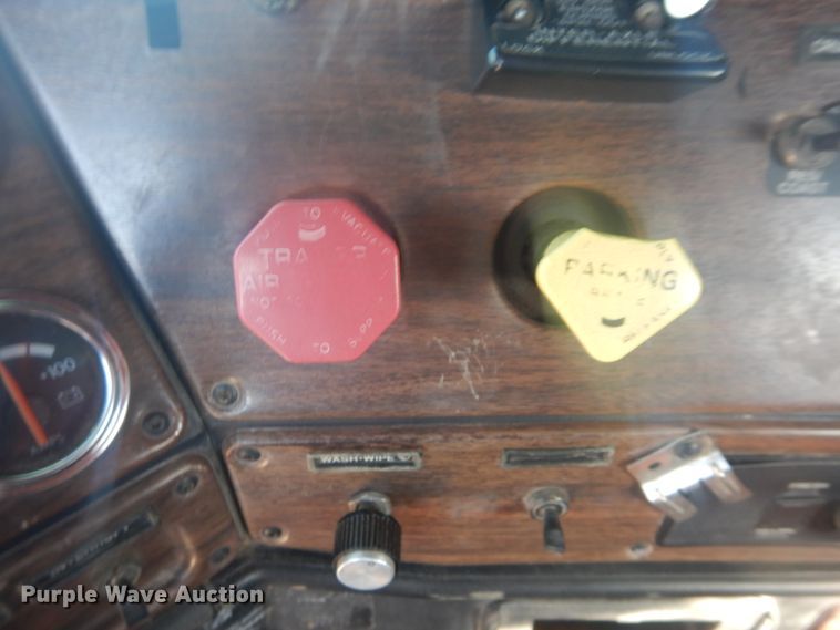 image for item DL0330 1995 Freightliner FLD120  manure spreader truck