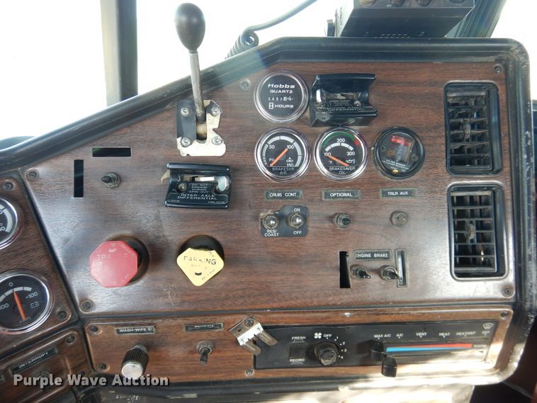 image for item DL0330 1995 Freightliner FLD120  manure spreader truck