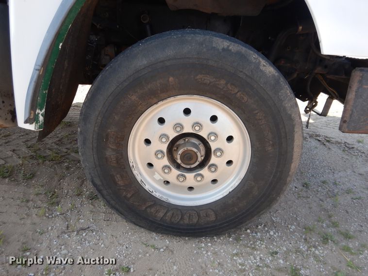 image for item DL0330 1995 Freightliner FLD120  manure spreader truck