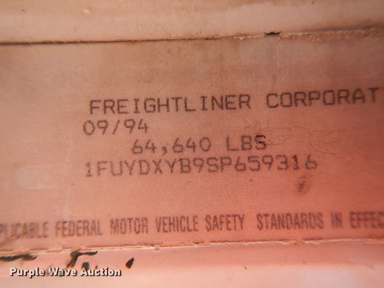 image for item DL0330 1995 Freightliner FLD120  manure spreader truck