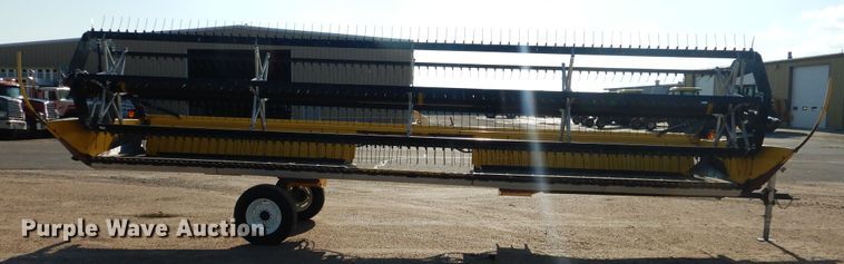 image for item DL0332 2011 New Holland HB25  draper head