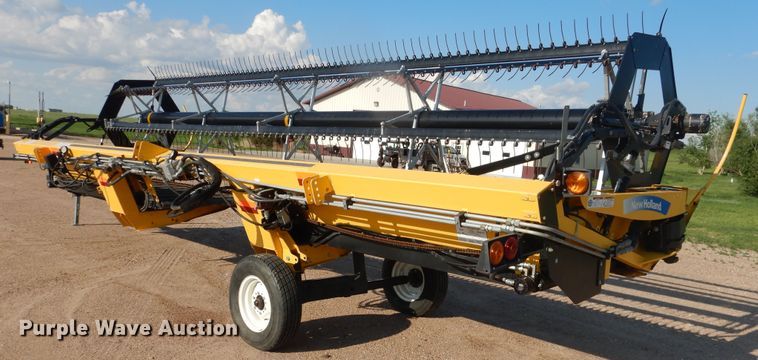image for item DL0332 2011 New Holland HB25  draper head
