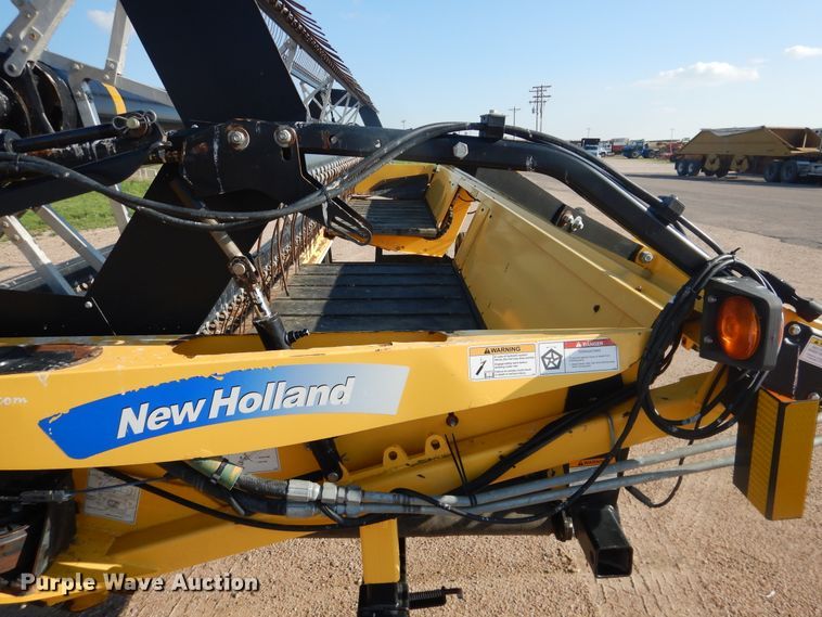 image for item DL0332 2011 New Holland HB25  draper head