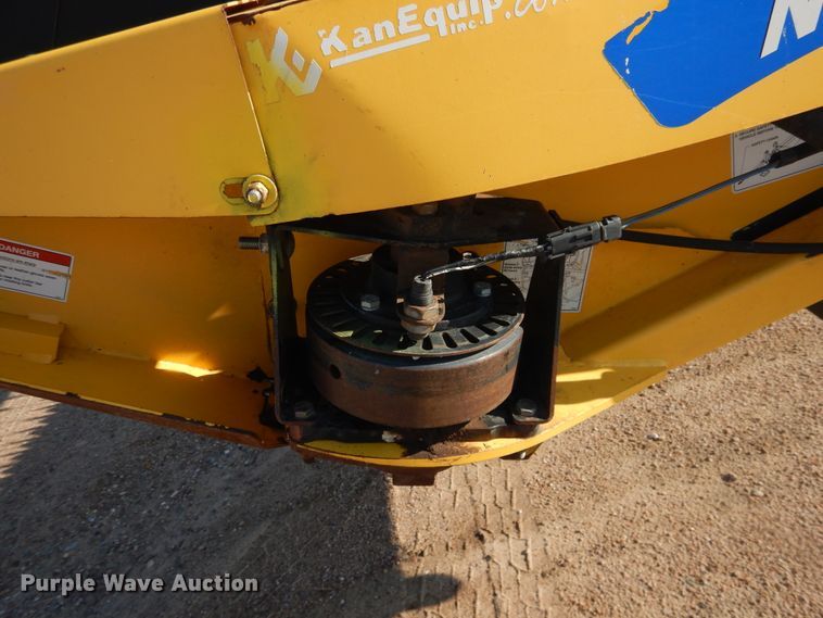 image for item DL0332 2011 New Holland HB25  draper head