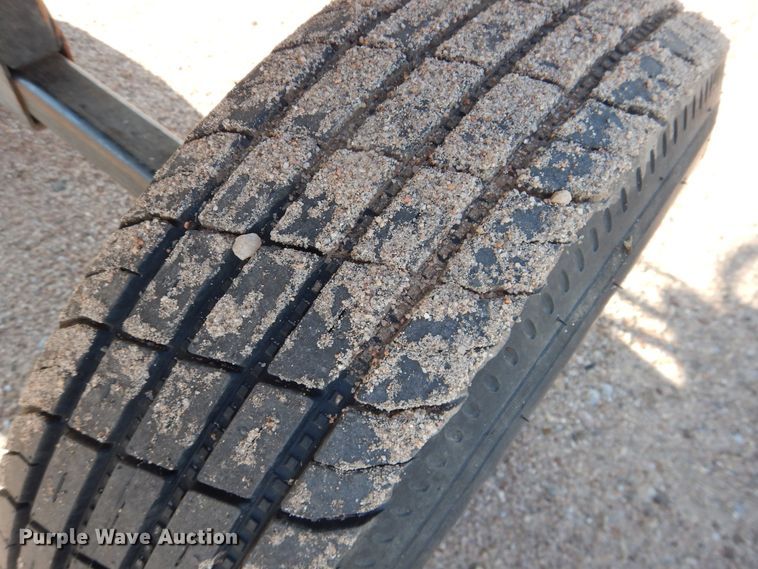 image for item DL0332 2011 New Holland HB25  draper head