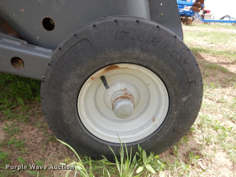 image for item DL0335 2017 Massey Ferguson 2270  large square baler