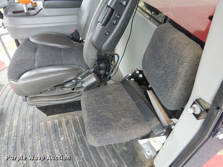 image for item DL0336 2017 Massey Ferguson WR9870  windrower