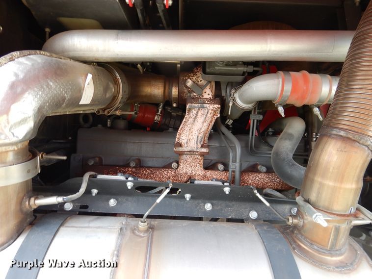 image for item DL0336 2017 Massey Ferguson WR9870  windrower