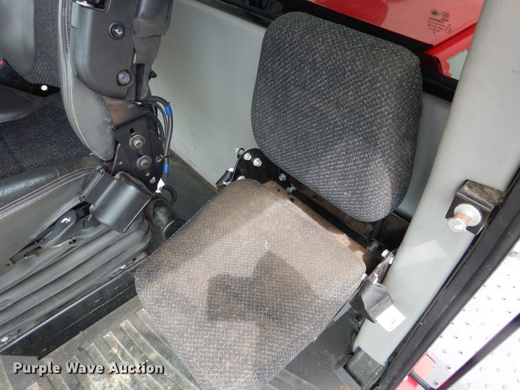 image for item DL0337 2017 Massey Ferguson WR9870  windrower