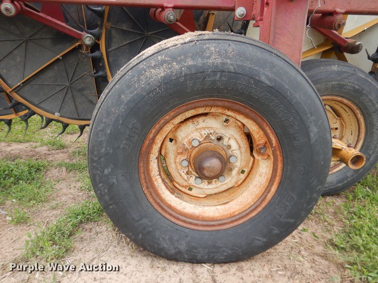 image for item DL0339 Darf 917 hay rake