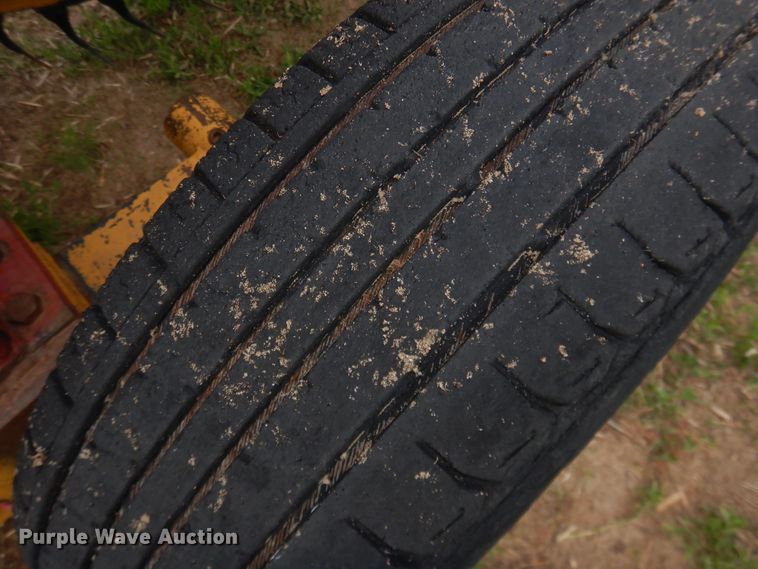 image for item DL0339 Darf 917 hay rake