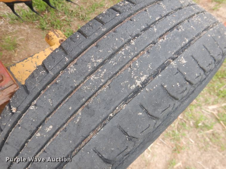 image for item DL0339 Darf 917 hay rake