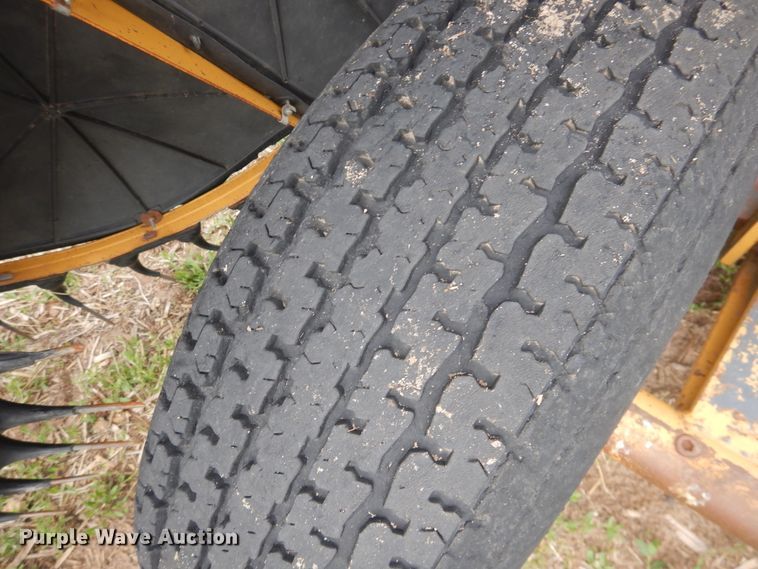 image for item DL0339 Darf 917 hay rake