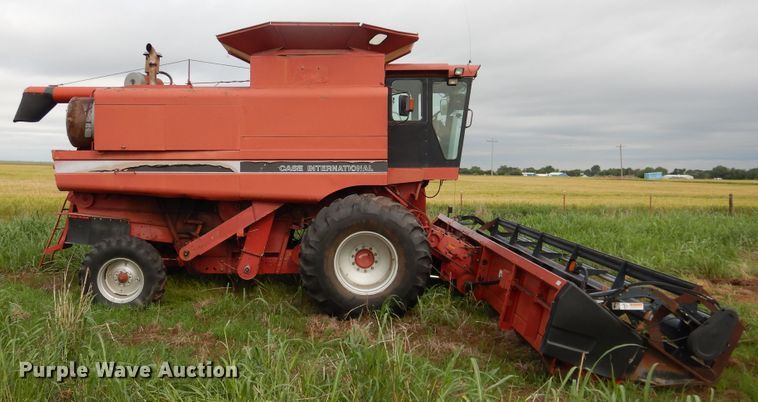 image for item DL0344 1993 Case 1688  combine