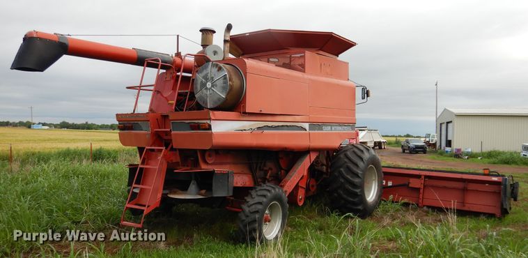 image for item DL0344 1993 Case 1688  combine