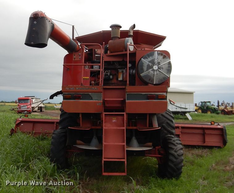 image for item DL0344 1993 Case 1688  combine