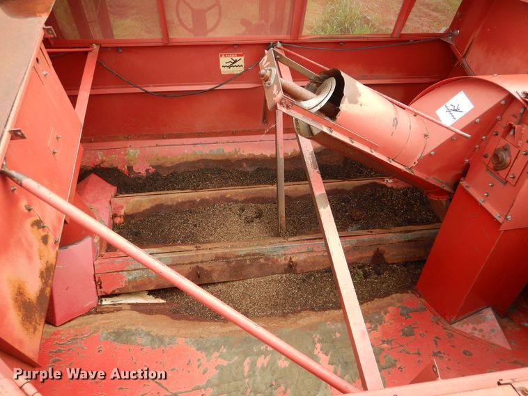 image for item DL0344 1993 Case 1688  combine