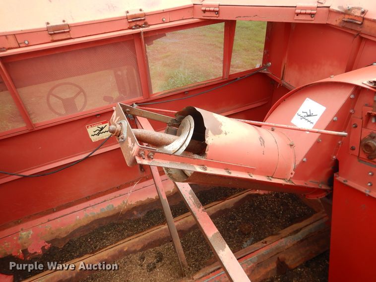 image for item DL0344 1993 Case 1688  combine