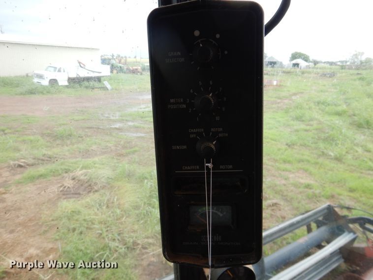 image for item DL0344 1993 Case 1688  combine