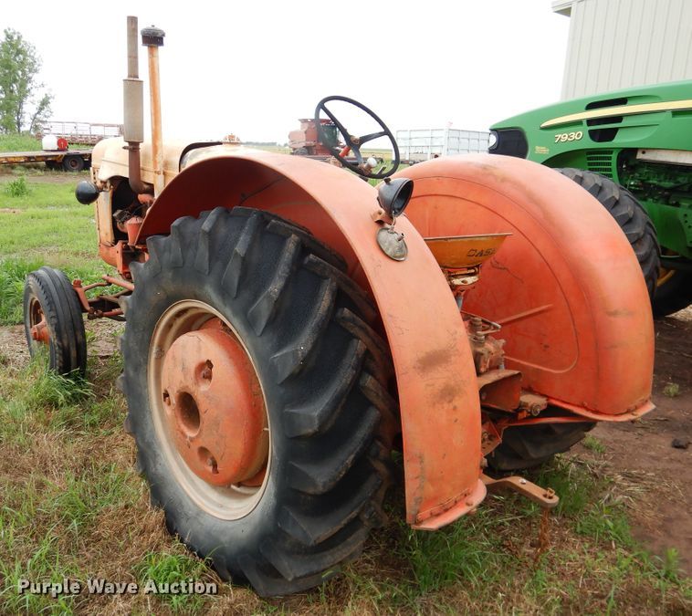 image for item DL0345 Case 400  tractor