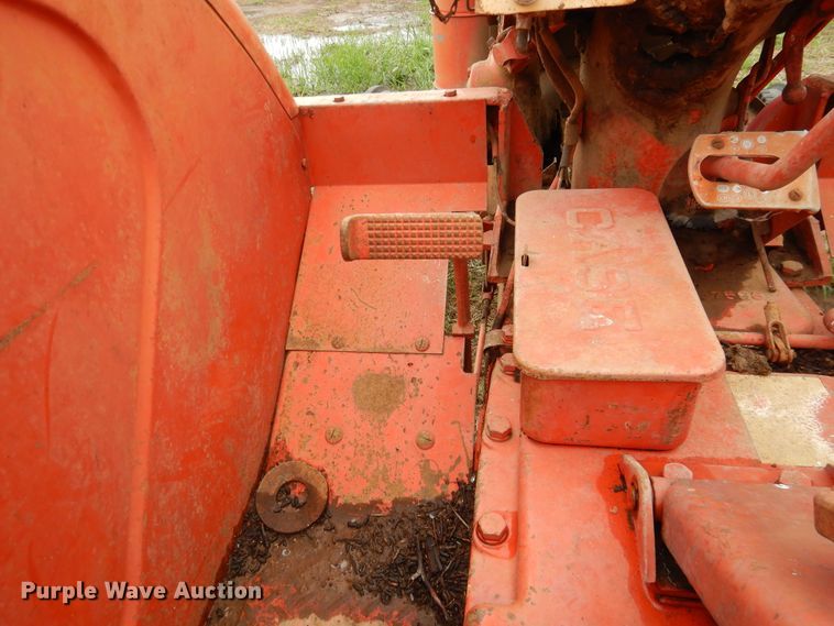 image for item DL0345 Case 400  tractor