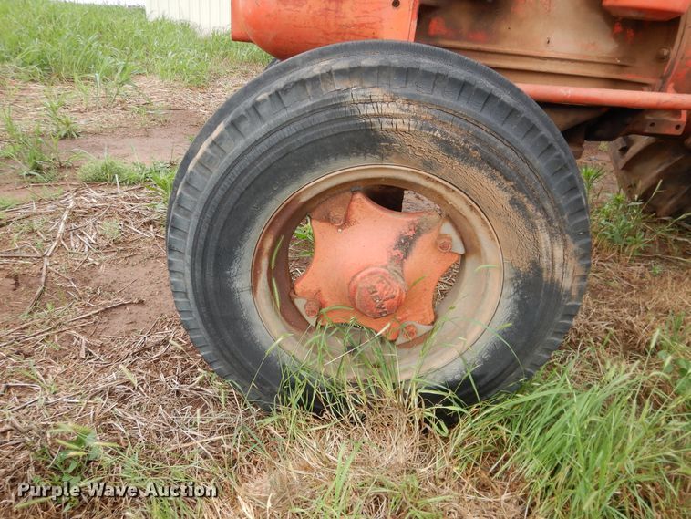 image for item DL0345 Case 400  tractor