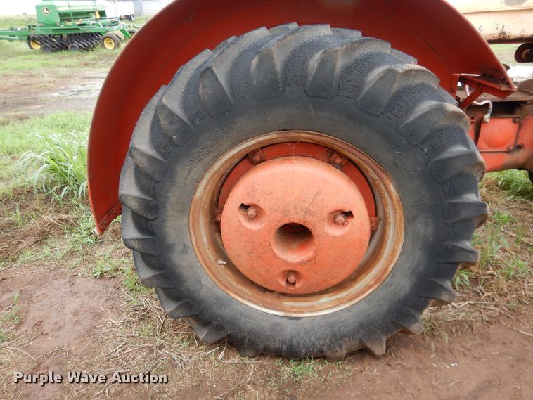 image for item DL0345 Case 400  tractor