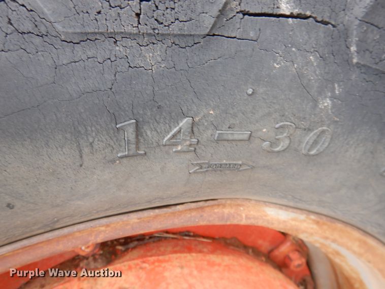 image for item DL0345 Case 400  tractor