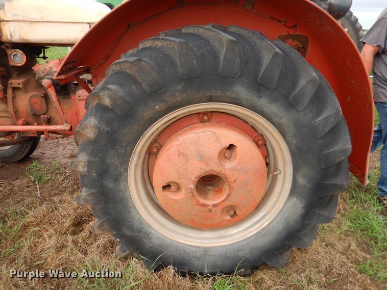 image for item DL0345 Case 400  tractor