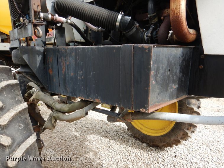 image for item DL8831 Willmar  sprayer