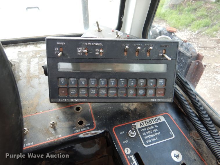 image for item DL8831 Willmar  sprayer