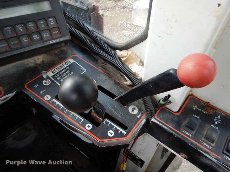 image for item DL8831 Willmar  sprayer