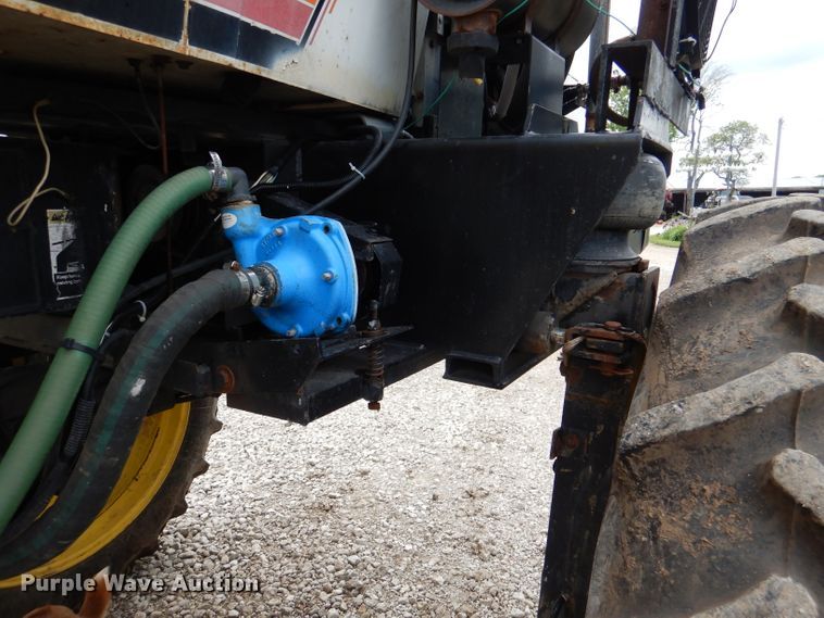 image for item DL8831 Willmar  sprayer